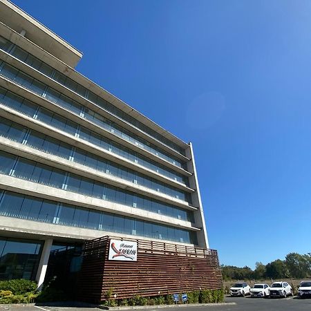 فندق Wyndham Concepcion Pettra المظهر الخارجي الصورة The headquarters of the National University of Quilmes, in Bernal, Buenos Aires Province.