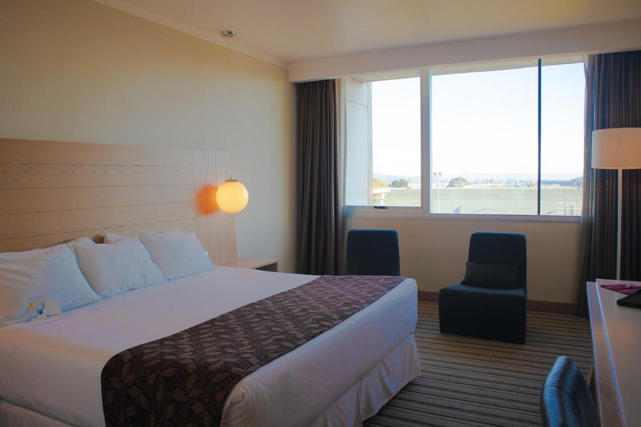 فندق Wyndham Concepcion Pettra المظهر الخارجي الصورة A room at the hotel