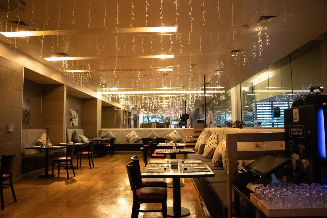 فندق Wyndham Concepcion Pettra المظهر الخارجي الصورة The interior of the restaurant