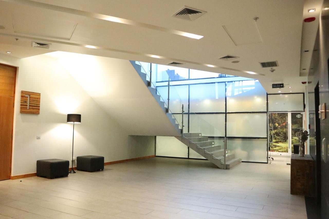فندق Wyndham Concepcion Pettra المظهر الخارجي الصورة Interior of the library
