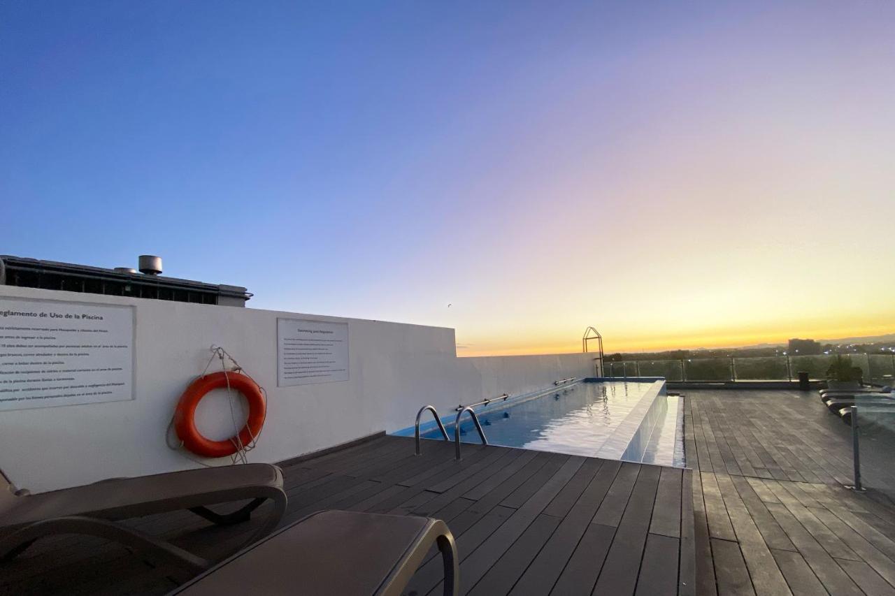 فندق Wyndham Concepcion Pettra المظهر الخارجي الصورة Rooftop pool at the hotel