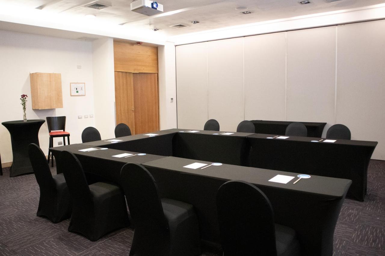 فندق Wyndham Concepcion Pettra المظهر الخارجي الصورة A meeting room at the hotel