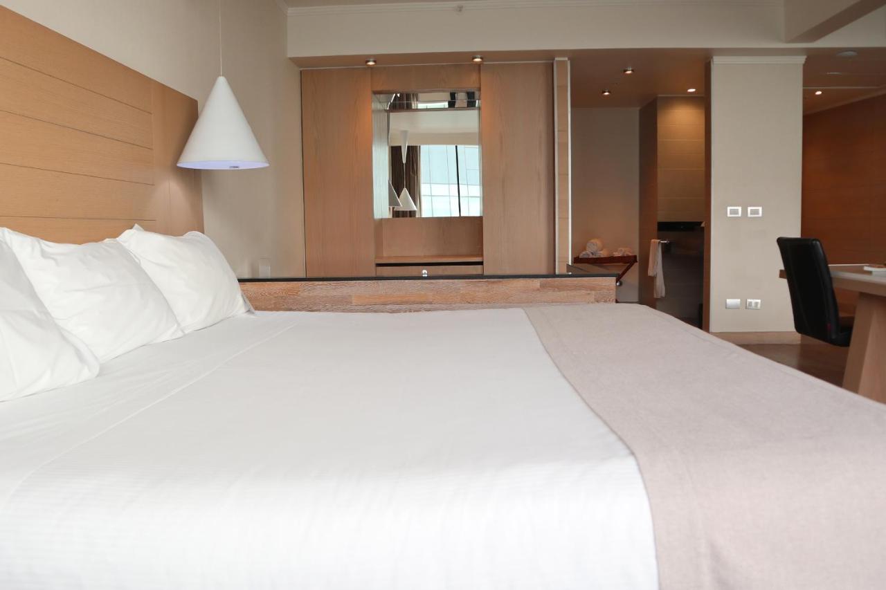 فندق Wyndham Concepcion Pettra المظهر الخارجي الصورة A room at the hotel