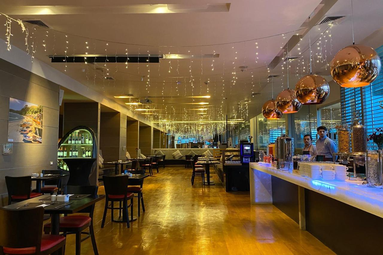 فندق Wyndham Concepcion Pettra المظهر الخارجي الصورة The interior of the lounge