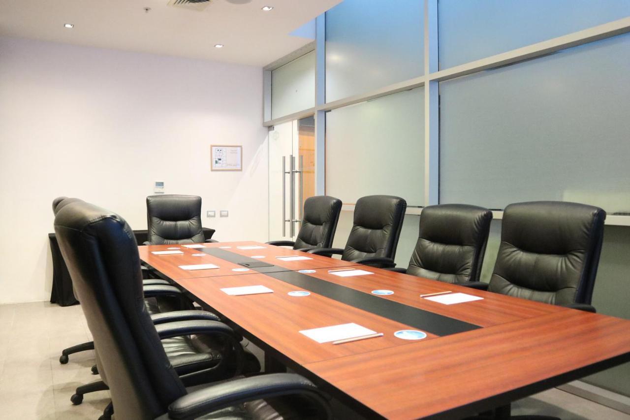 فندق Wyndham Concepcion Pettra المظهر الخارجي الصورة A conference room