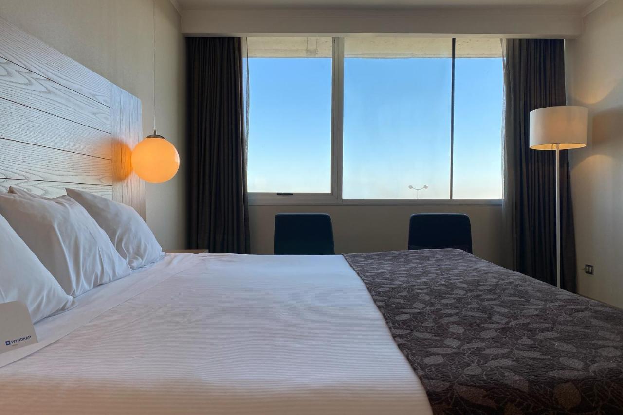 فندق Wyndham Concepcion Pettra المظهر الخارجي الصورة A room at the hotel