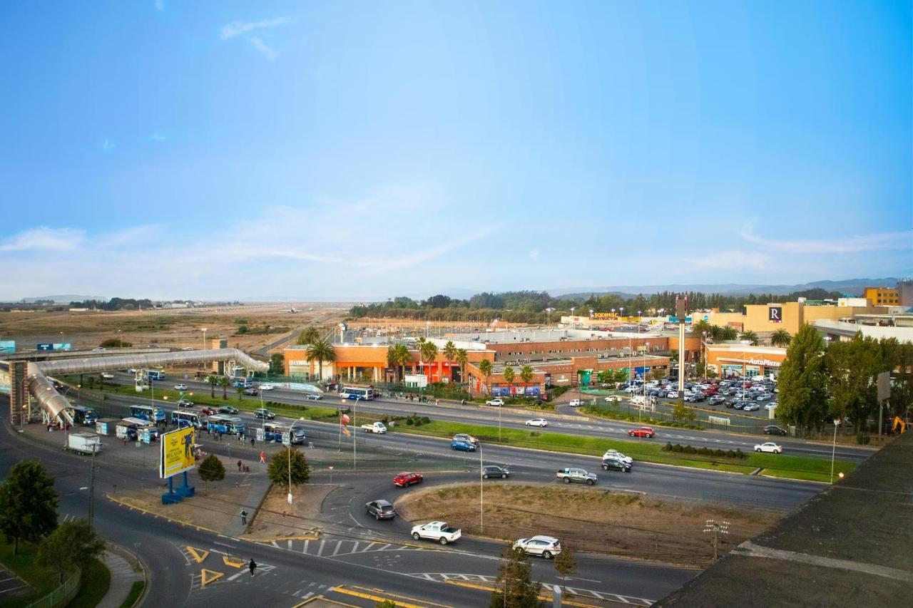 فندق Wyndham Concepcion Pettra المظهر الخارجي الصورة The Mall at Sierra Vista