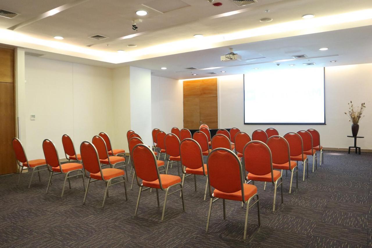 فندق Wyndham Concepcion Pettra المظهر الخارجي الصورة A typical meeting room