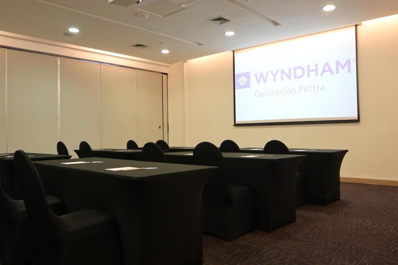 فندق Wyndham Concepcion Pettra المظهر الخارجي الصورة A meeting room at the hotel